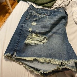 Refuge+ shorts size 18